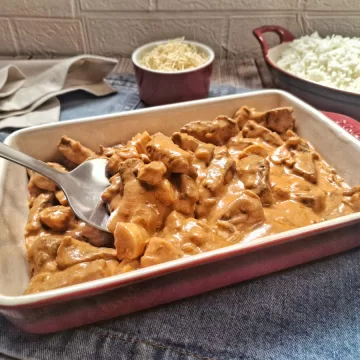 Strogonoff de carne com champignon