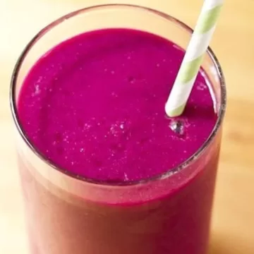 Suco de açaí com banana e laranja