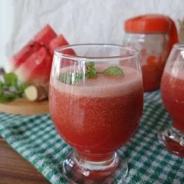 Suco de melancia com gengibre