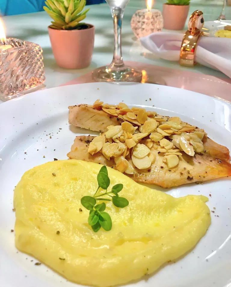 Receita de Tilápia ao molho de amêndoas
