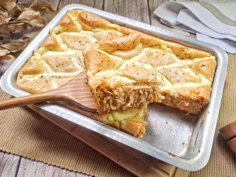 Receita de Torta de frango cremosa