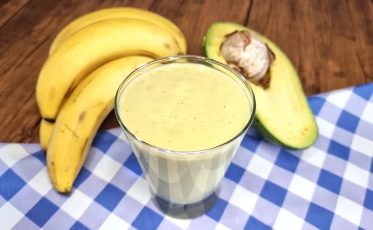 Receita de Vitamina de abacate com banana